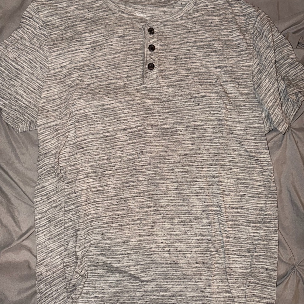 Old Navy Heathered Gray Henley Tee
